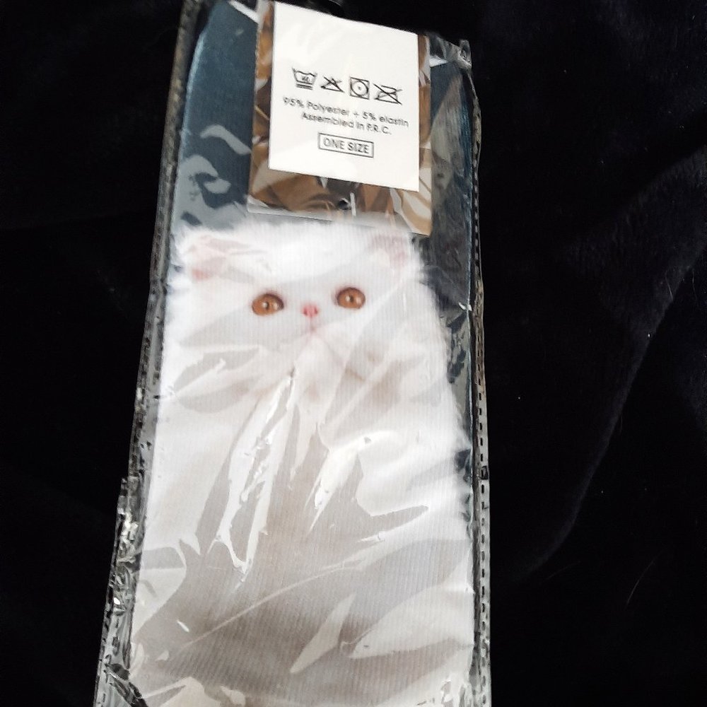 Adorable Cat Socks - Picture 2 of 3